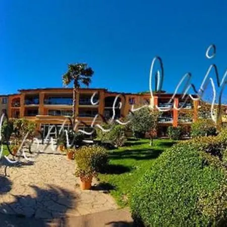 Hyeres, Magnifique Parc De La Presqu'ile Avec Piscine Et Face A Porquerolles ! Appartement Hyères
