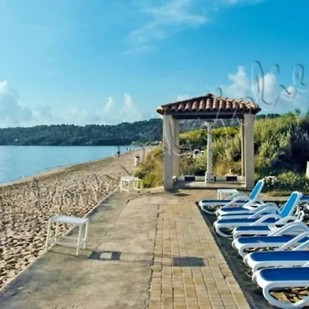 Magnifique Parc De La Presqu'ile Avec Piscine Et Face A Porquerolles ! *