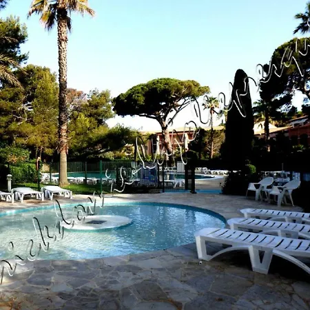 Magnifique Parc De La Presqu'ile Avec Piscine Et Face A Porquerolles !