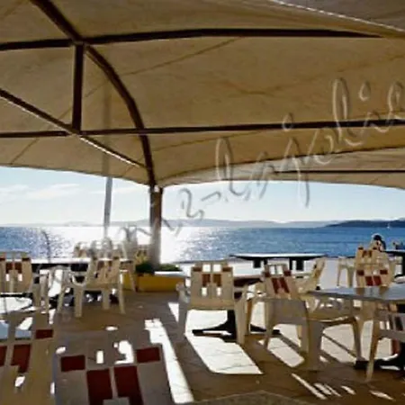 Hyeres, Magnifique Parc De La Presqu'ile Avec Piscine Et Face A Porquerolles ! Apartamento *