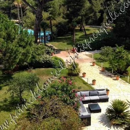Magnifique Parc De La Presqu'ile Avec Piscine Et Face A Porquerolles ! Hyeres